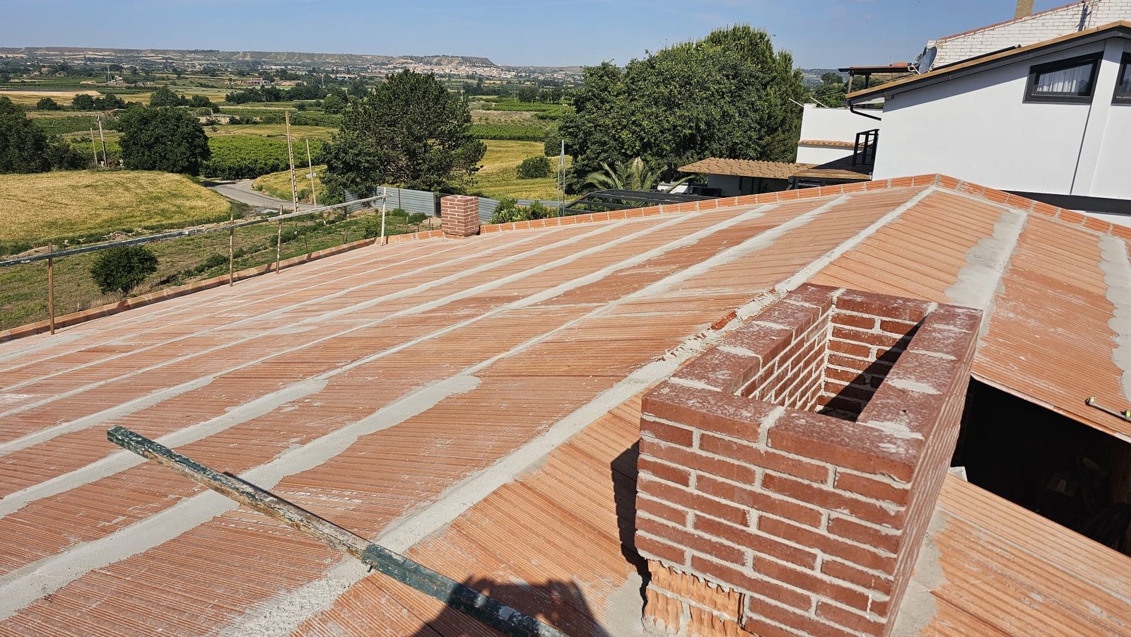 Cubierta de teja en obra